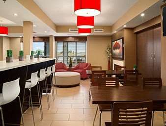 Microtel Inn & Suites By Wyndham Blackfalds Restaurant photo
