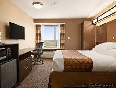Microtel Inn & Suites By Wyndham Blackfalds Exterior photo