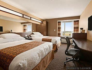 Microtel Inn & Suites By Wyndham Blackfalds Exterior photo